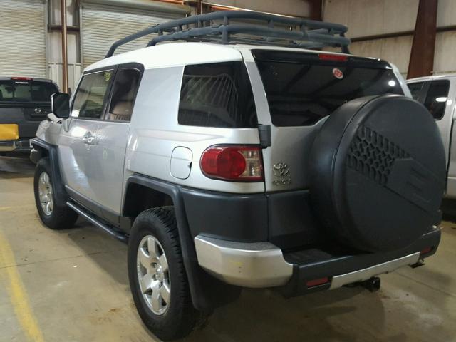 JTEBU11F570058780 - 2007 TOYOTA FJ CRUISER SILVER photo 3