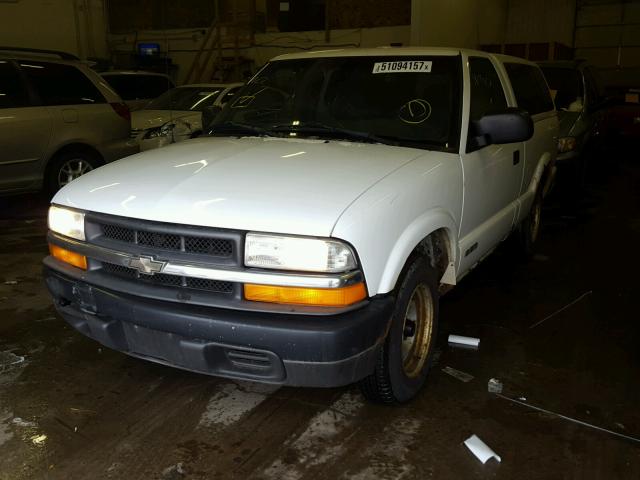 1GCCS145028252953 - 2002 CHEVROLET S TRUCK S1 WHITE photo 2