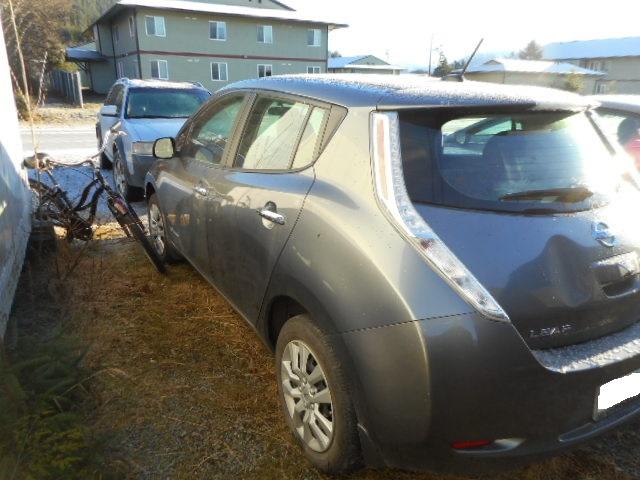 1N4AZ0CP9FC320711 - 2015 NISSAN LEAF S SILVER photo 3