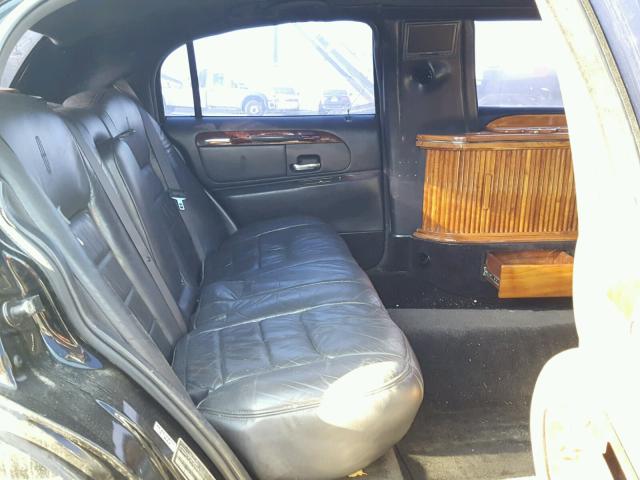 1L1FM81W2XY642938 - 1999 LINCOLN TOWN CAR E BLACK photo 6