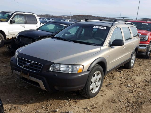 YV1SZ592851194448 - 2005 VOLVO XC70 GOLD photo 2