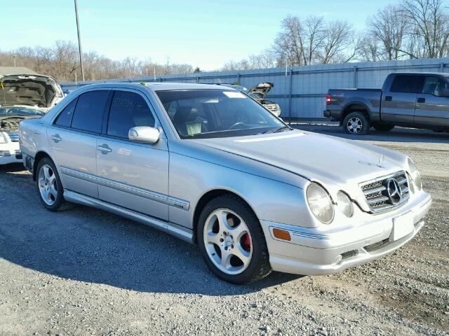 WDBJF65J62B398652 - 2002 MERCEDES-BENZ E 320 SILVER photo 1