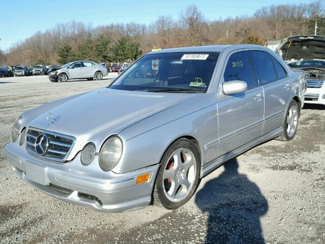 WDBJF65J62B398652 - 2002 MERCEDES-BENZ E 320 SILVER photo 2