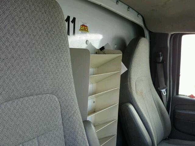 1GB0G2CG6B1105322 - 2011 CHEVROLET EXPRESS G3 WHITE photo 6