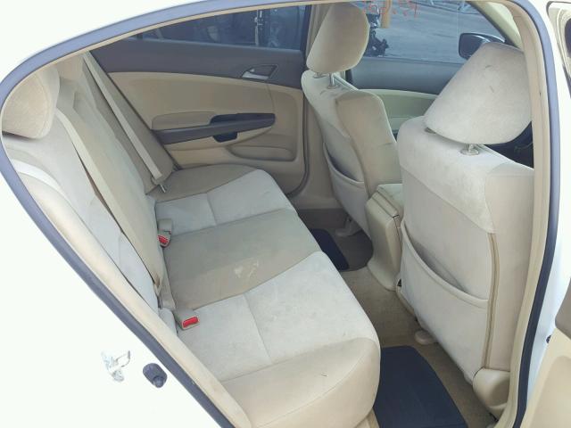 JHMCP26339C012367 - 2009 HONDA ACCORD LX WHITE photo 6