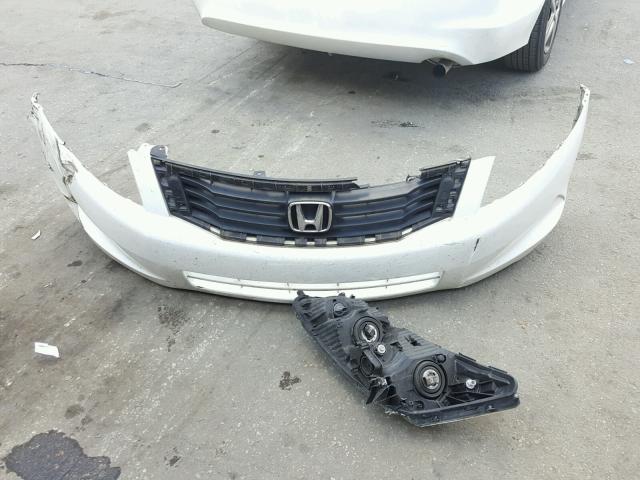 JHMCP26339C012367 - 2009 HONDA ACCORD LX WHITE photo 9