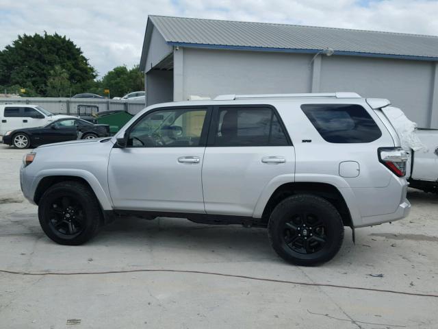 JTEBU5JR8F5252951 - 2015 TOYOTA 4RUNNER SR SILVER photo 9