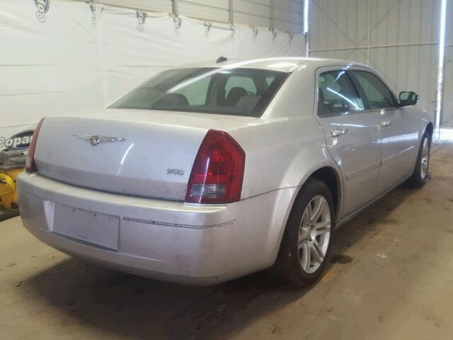 2C3KA43R36H264989 - 2006 CHRYSLER 300 SILVER photo 4