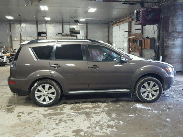 JA4JT3AW3AZ014269 - 2010 MITSUBISHI OUTLANDER BROWN photo 9