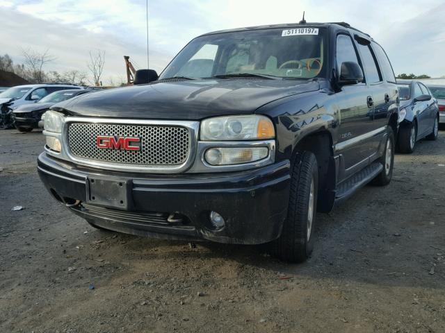 1GKEK63U92J284893 - 2002 GMC DENALI BLACK photo 2