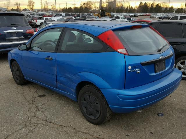 1FAFP31NX7W150731 - 2007 FORD FOCUS ZX3 BLUE photo 3