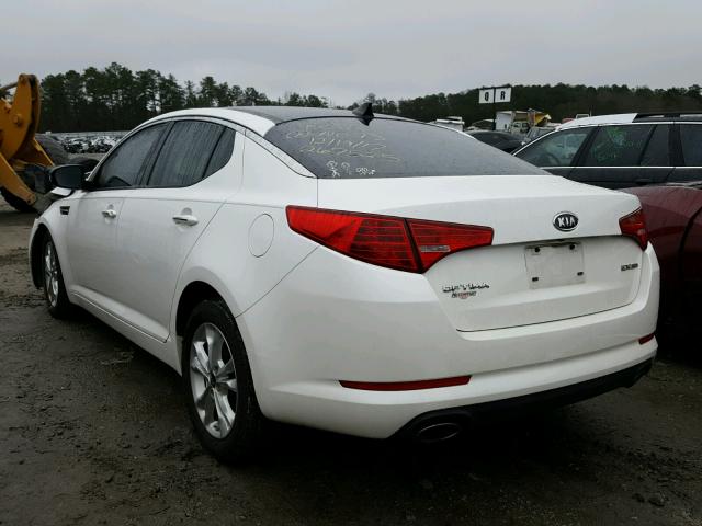 KNAGN4A72B5114328 - 2011 KIA OPTIMA EX WHITE photo 3
