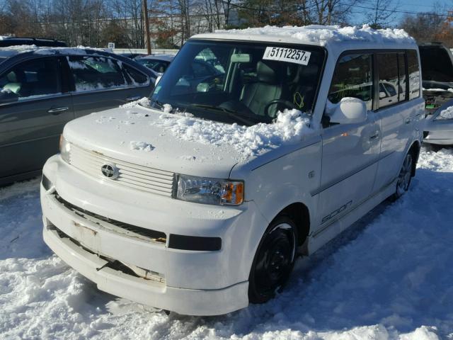 JTLKT324064103927 - 2006 TOYOTA SCION XB WHITE photo 2