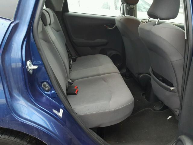 JHMGE8H23AC019144 - 2010 HONDA FIT BLUE photo 6