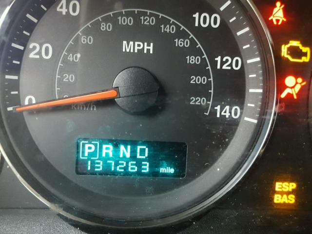 1J8HG48N16C313967 - 2006 JEEP COMMANDER SILVER photo 8