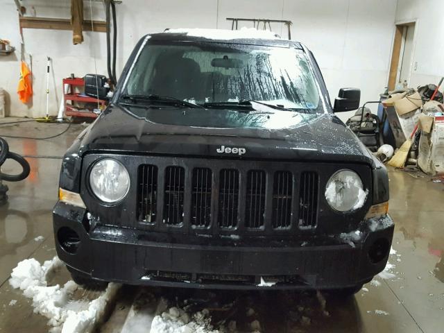 1J4NF2GB4AD605747 - 2010 JEEP PATRIOT SP BLACK photo 9