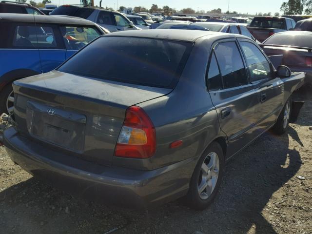 KMHCG45C82U352155 - 2002 HYUNDAI ACCENT GL GRAY photo 4