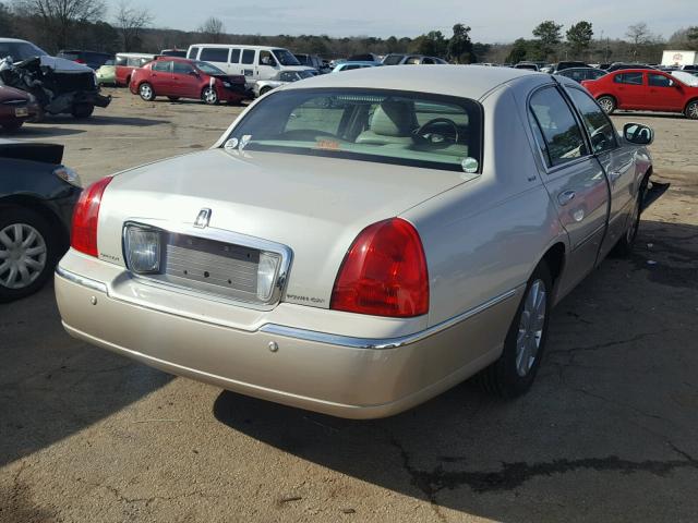 1LNHM83W84Y680819 - 2004 LINCOLN TOWN CAR U GRAY photo 4
