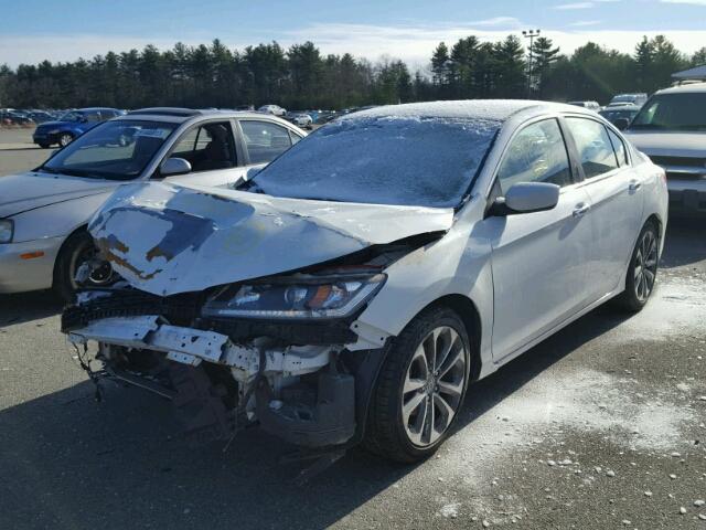 1HGCR2F50DA278433 - 2013 HONDA ACCORD SPO WHITE photo 2