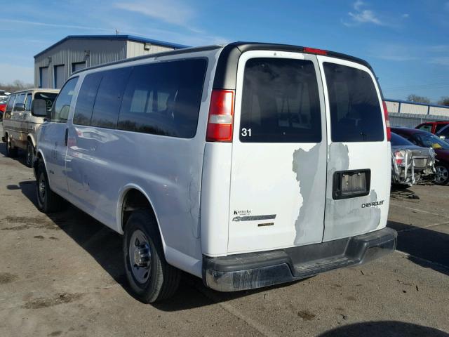 1GAHG35U961212502 - 2006 CHEVROLET EXPRESS G3 WHITE photo 3