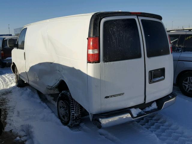 1GCGG25V371143734 - 2007 CHEVROLET EXPRESS G2 WHITE photo 3