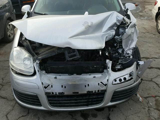 3VWJZ7AJ8AM028344 - 2010 VOLKSWAGEN JETTA S SILVER photo 7