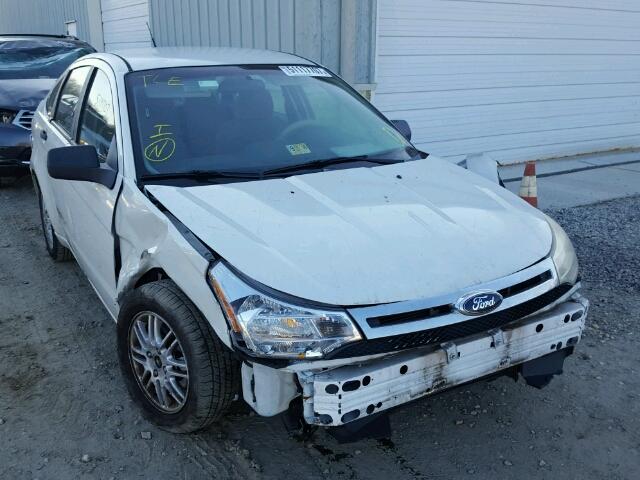 1FAHP35N19W153653 - 2009 FORD FOCUS SE WHITE photo 1