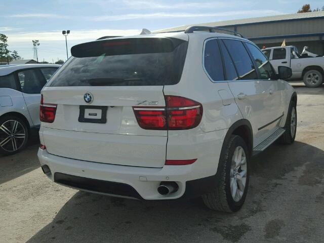 5UXZV4C54D0E01985 - 2013 BMW X5 XDRIVE3 WHITE photo 4