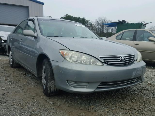 JTDBE30K553034731 - 2005 TOYOTA CAMRY LE GRAY photo 1