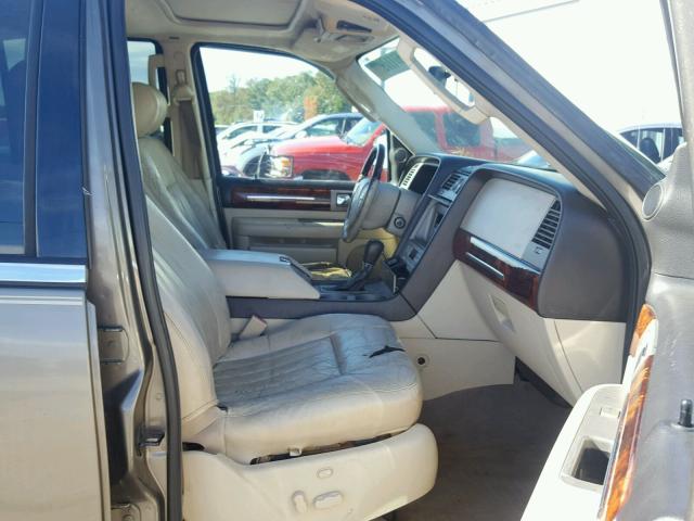 5LMFU28R33LJ38639 - 2003 LINCOLN NAVIGATOR BROWN photo 5