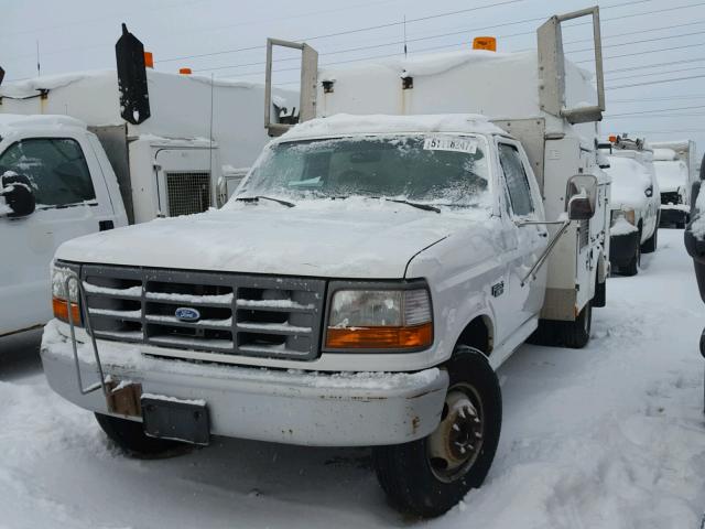 1FDKF37H2VEC16992 - 1997 FORD F350 WHITE photo 2