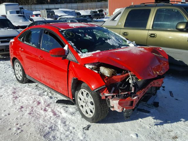 1FAHP3F28CL132490 - 2012 FORD FOCUS SE RED photo 1