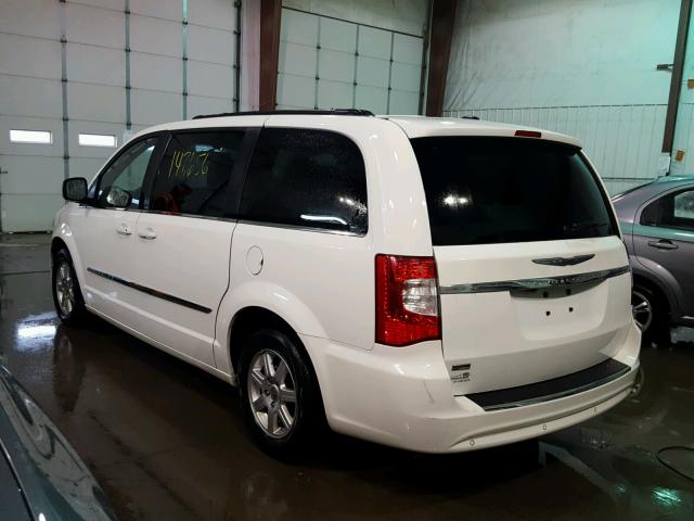 2A4RR8DG0BR797209 - 2011 CHRYSLER TOWN & COU WHITE photo 3