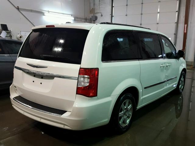 2A4RR8DG0BR797209 - 2011 CHRYSLER TOWN & COU WHITE photo 4