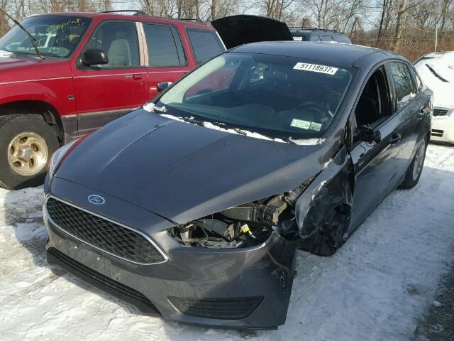 1FADP3F27FL251599 - 2015 FORD FOCUS SE GRAY photo 2