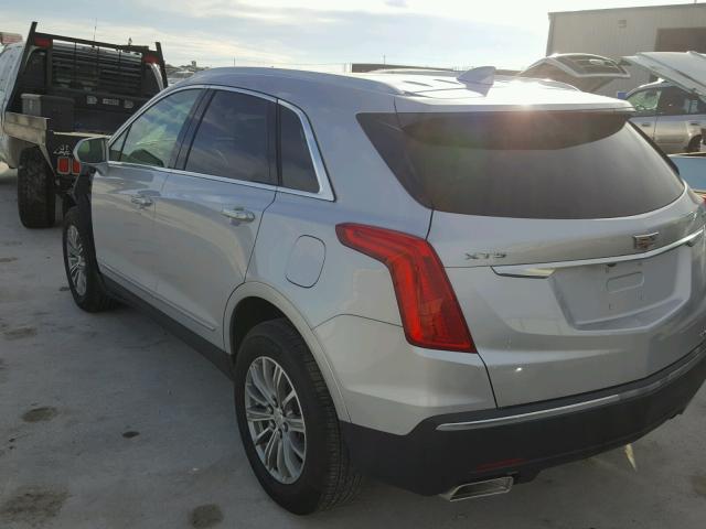 1GYKNBRS5HZ217099 - 2017 CADILLAC XT5 LUXURY SILVER photo 3