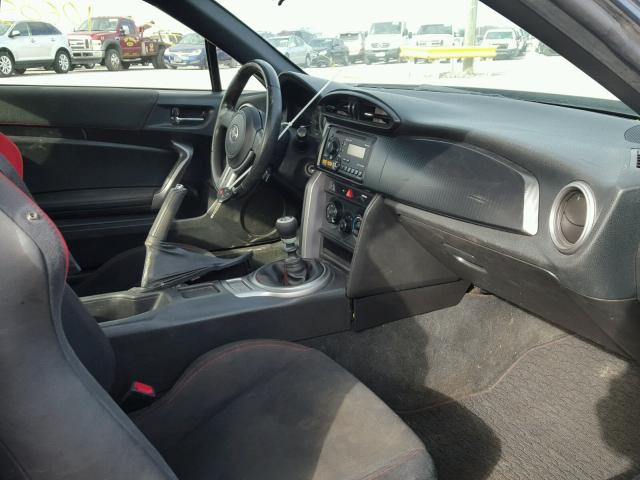 JF1ZNAA18D1714504 - 2013 TOYOTA SCION FR-S ნაცრისფერი ფოტო 5
