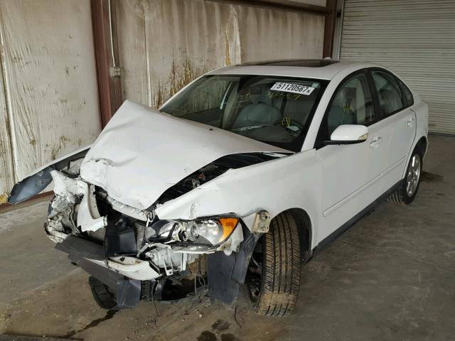 YV1MS382162202730 - 2006 VOLVO S40 2.4I WHITE photo 2