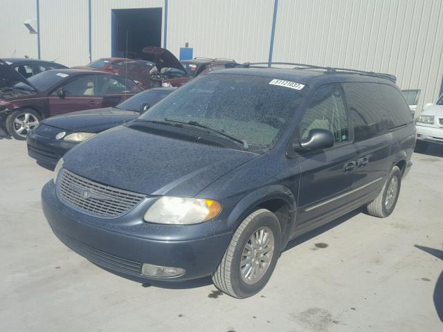 2C8GP64L12R657480 - 2002 CHRYSLER TOWN & COU BLUE photo 2