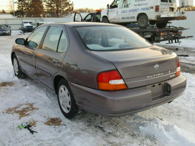 1N4DL01D2WC118588 - 1998 NISSAN ALTIMA XE TAN photo 3