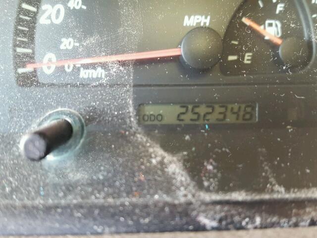 4T1BE32K22U010272 - 2002 TOYOTA CAMRY LE თეთრი ფოტო 8