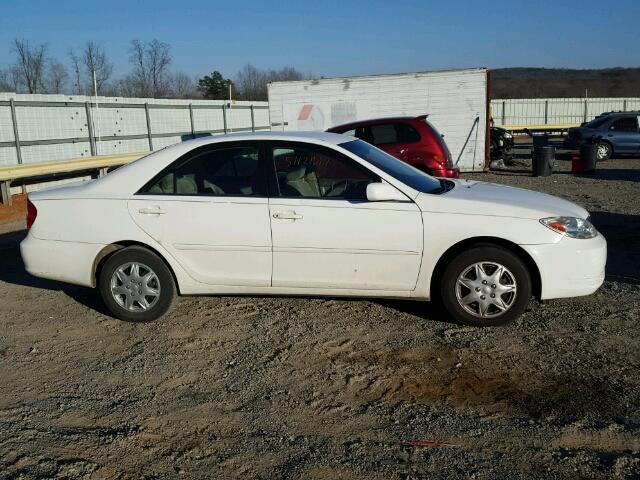 4T1BE32K22U010272 - 2002 TOYOTA CAMRY LE თეთრი ფოტო 9