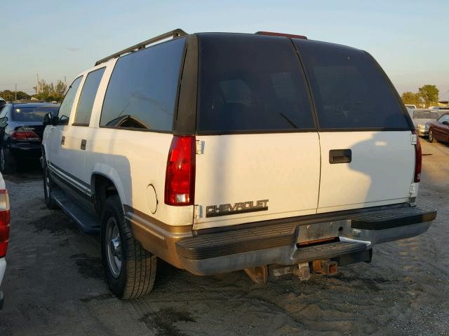 1GNGC26R2TJ393917 - 1996 CHEVROLET SUBURBAN C WHITE photo 3