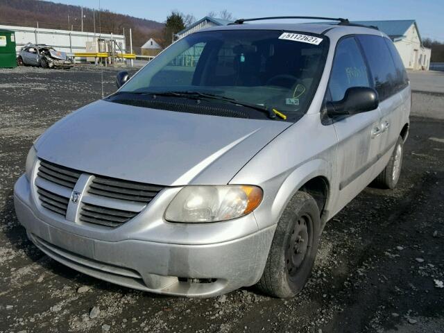 1D8GP45R26B742052 - 2006 DODGE CARAVAN SX SILVER photo 2