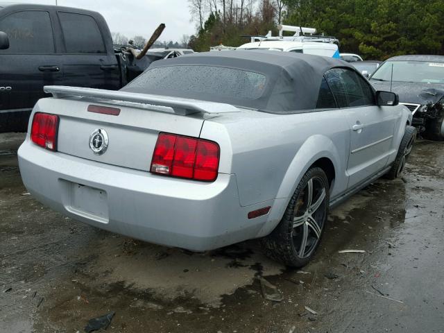 1ZVFT84NX75328137 - 2007 FORD MUSTANG SILVER photo 4