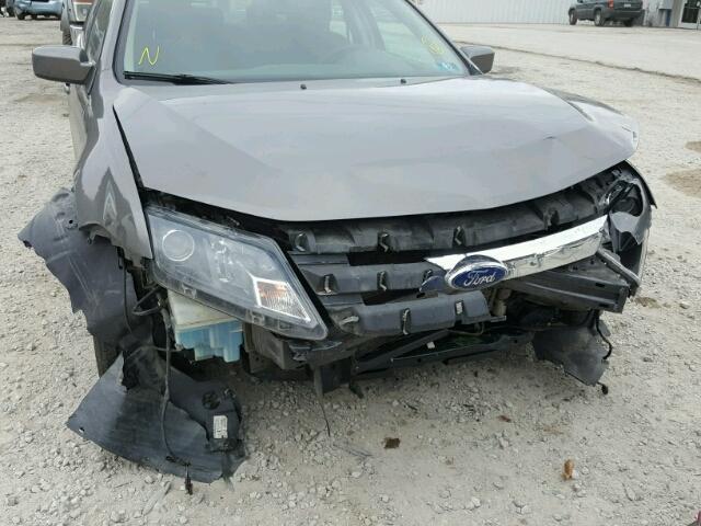 3FAHP0HA2AR375469 - 2010 FORD FUSION SE GRAY photo 9