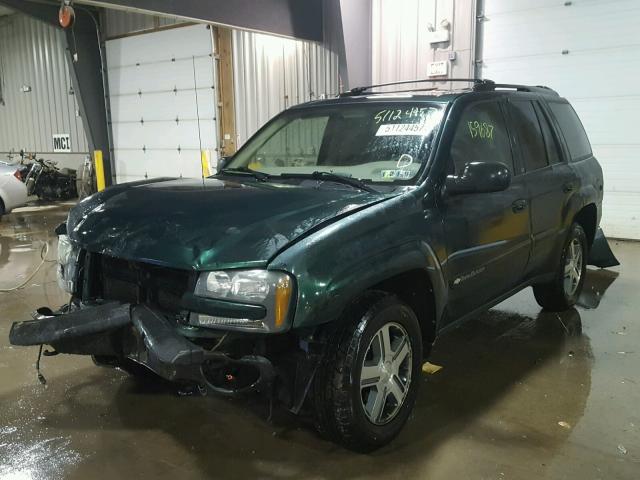 1GNDT13S442425153 - 2004 CHEVROLET TRAILBLAZE GREEN photo 2