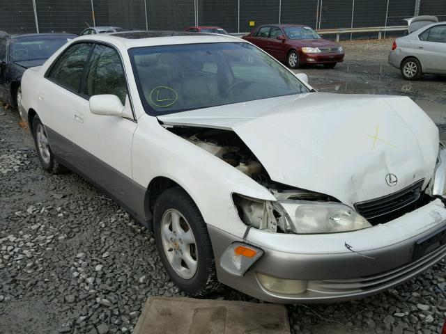 JT8BF22G0V5000523 - 1997 LEXUS ES 300 WHITE photo 1