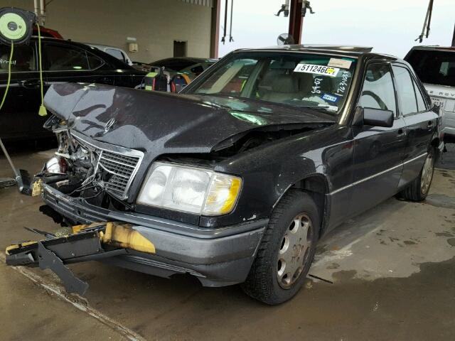 WDBEA32E9SC192760 - 1995 MERCEDES-BENZ E 320 BASE BLACK photo 2