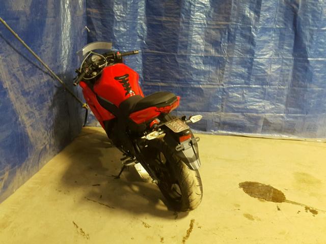 JKAEXEE14CDA04496 - 2012 KAWASAKI EX650 EC RED photo 3